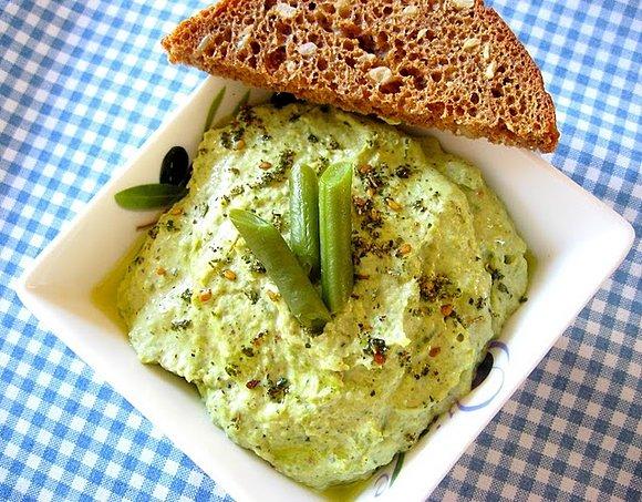 Hummus z fasolką szparagową