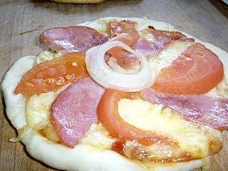 Domowa pizza z puszystym ciastem