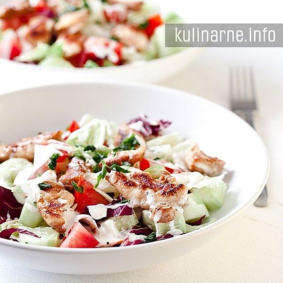 Sałatka z grillowanym kurczakiem