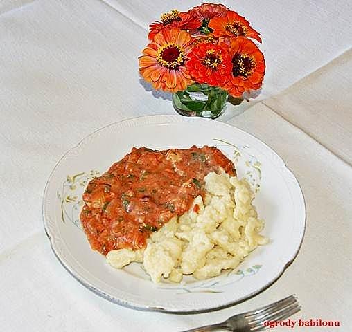 Boeuf Stroganow z kluseczkami