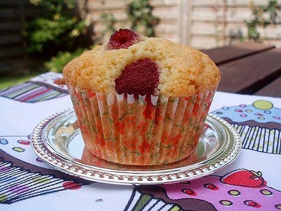 Muffiny z mascarpone i malinami