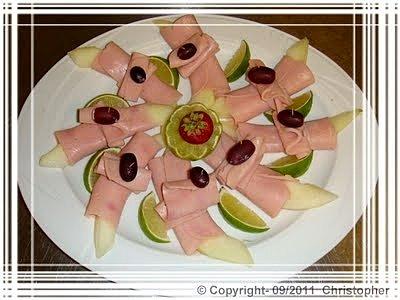 Sweet melon z szynką jako szybka przekąska