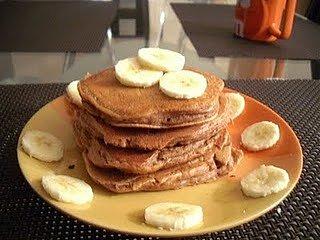 Cynamonowe pancakes z bananami