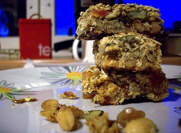 Batoniki śniadaniowe owsiane - przepis zdrowy i szybki