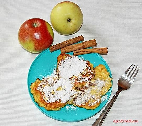 Racuchy z ricottą i jabłkiem