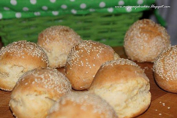 Błyskawiczne bułeczki z sera twarogowego