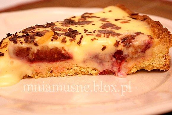 Tarta ze śliwkami i kremem budyniowym