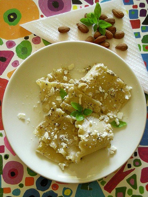 Pasta alle Mandorle - makaron z migdałami i bazylią