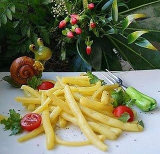 Żółta fasolka z chili i pietruszką