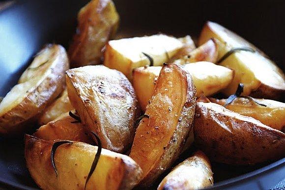 Pieczone ziemniaczki z rozmarynem