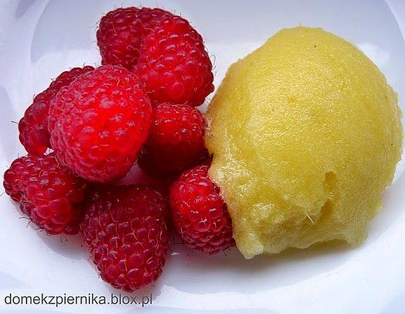 Sorbet ananasowy z limonką i imbirem
