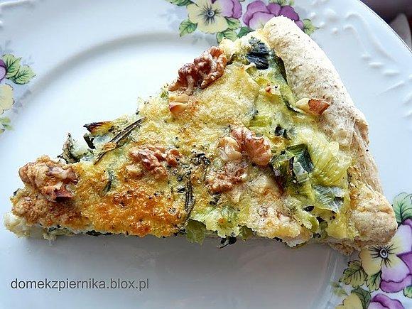 Tarta drożdżowa z porami i orzechami włoskimi