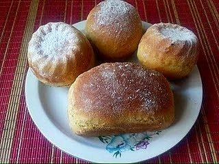 Mini bochenki z czekoladową niespodzianką