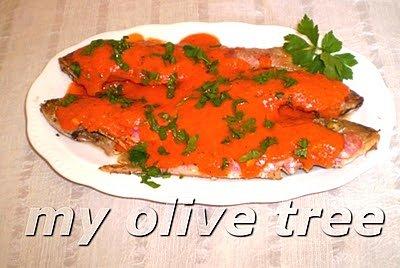 Rybki pieczone w sosie pomidorowym