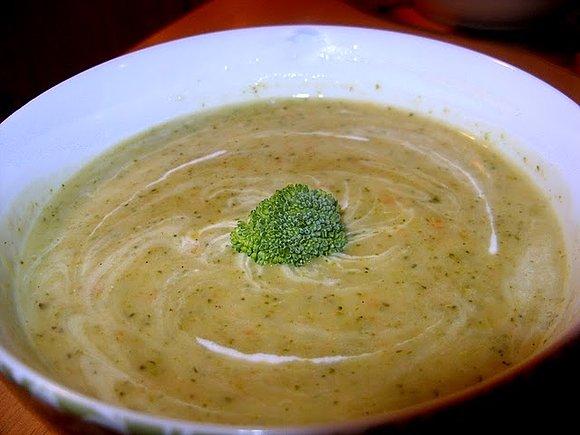 Zupa brokułowa