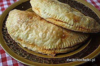 Empanada z wieprzowiną i ciastem krucho-drożdżowym