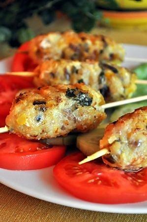 Satay z mielonej ryby