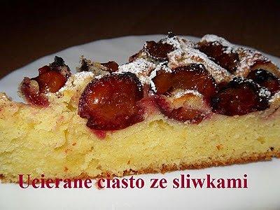 Ucierane ciasto ze śliwkami