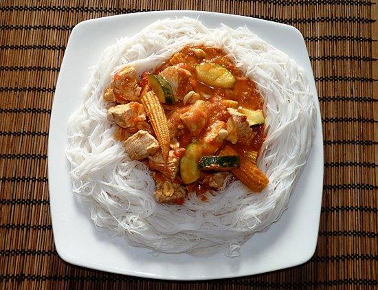 Czerwone curry z kurczakiem