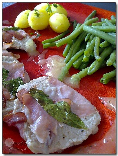 Saltimbocca włoska potrawa z cielęciny i szałwii