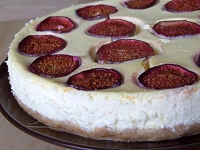 Sernik pieczony i na zimno - przepis na pyszne ciasto