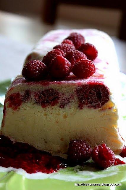 Semifreddo z malinami