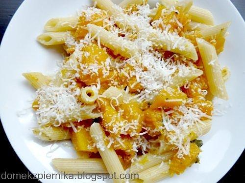 Penne z dynią, szałwią i parmezanem