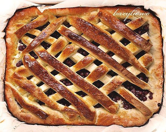 Ciasto drożdżowe z owocami jagodowymi