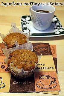 Jogurtowe muffiny z wiśniami
