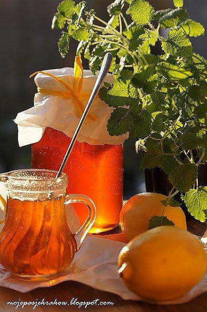 Domowy złocisty golden syrup