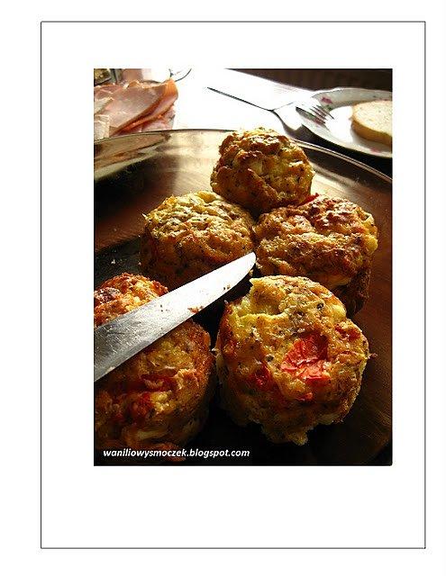 Sycylijskie muffinki z fetą i ziołami
