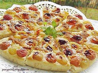 Focaccia słodka z winogronami