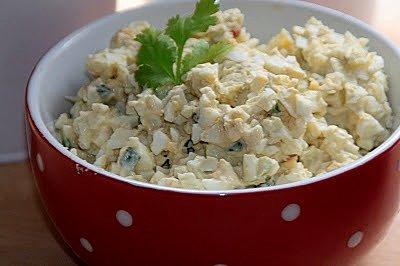 Pasta jajeczna na śniadanie z jajek i warzyw