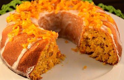 Ciasto marchewkowe z orzechami i pomarańczą
