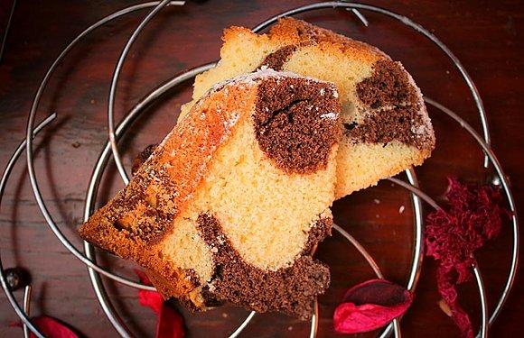 Babka marmurkowa - klasyczny przepis na ciasto ucierane