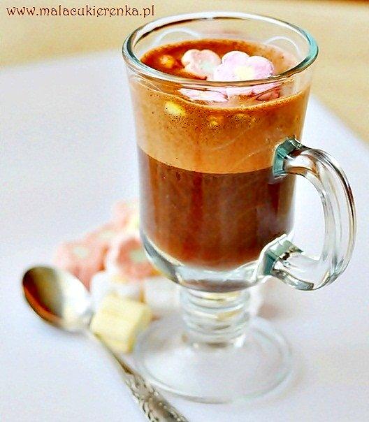 Gorąca czekolada z piankami marshmallow