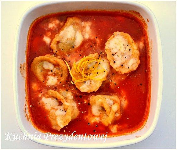 Zapiekana zupa pomidorowa z tortellini cytrynowo-szpinakowymi