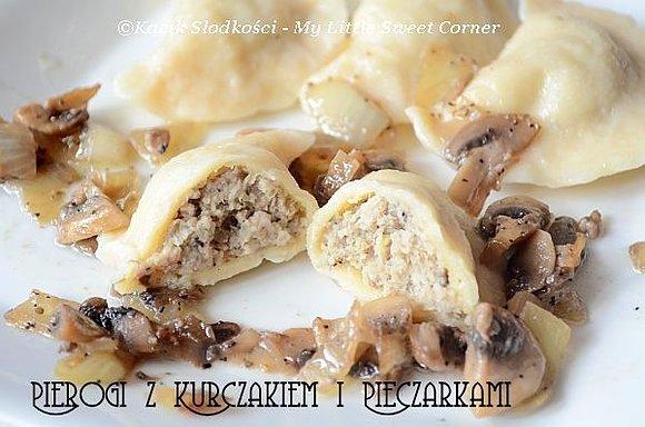 Pierogi z kurczakiem i pieczarkami