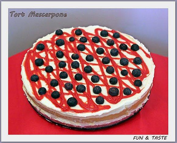 Tort na 11 urodziny Tomka z mascarpone, galaretkami i owocami