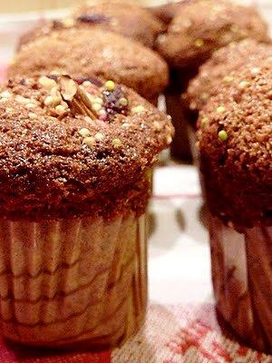 Muffinki orkiszowe z białą czekoladą migdałami i żurawinami