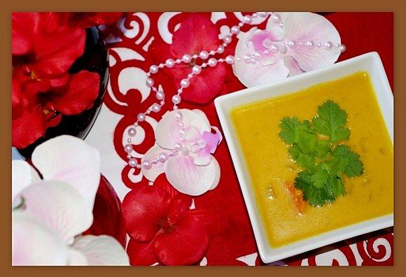 Zupa marchewiowo-soczewicowa z sokiem pomarańczowym