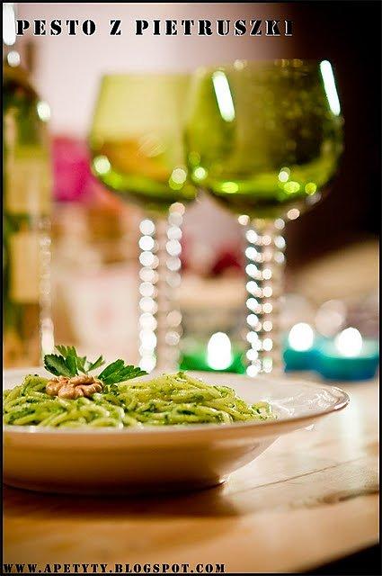 Pesto z pietruszki i orzechów włoskich