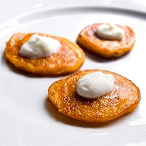 Delikatne placuszki marchewkowe