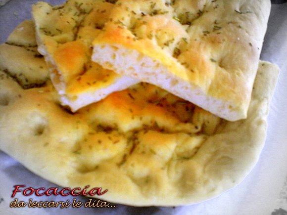 Focaccia con rosmarino e olio d'oliva