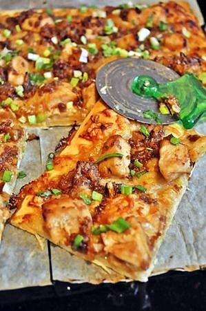 Pizza z kurczakiem po malezyjsku
