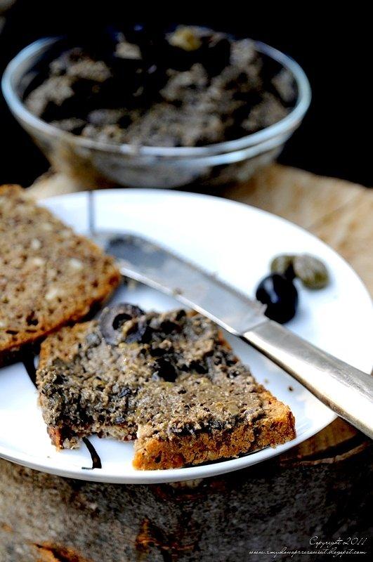 Tapenade pasta z oliwek i kaparów - wersje i zastosowania
