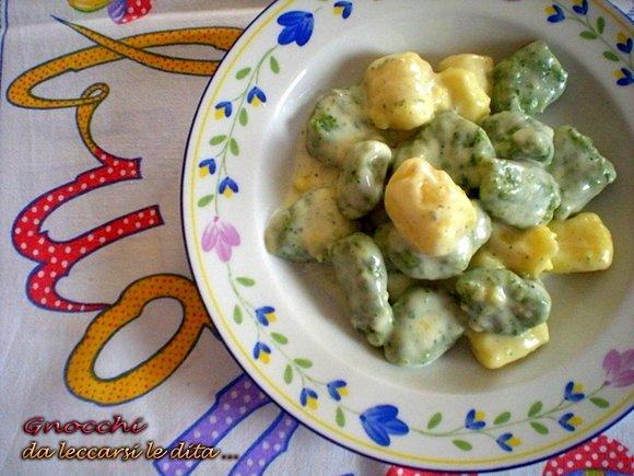 Gnocchi verdi in salsa di Gorgonzola