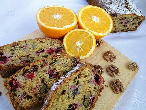 Pachnące pomarańczami ciasto z żurawiną