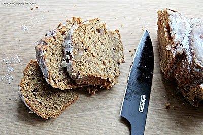 Figowa babka z amaretto i orzechami