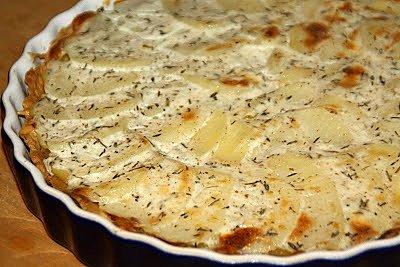 Tarta z cebulą i blanszowanymi ziemniakami